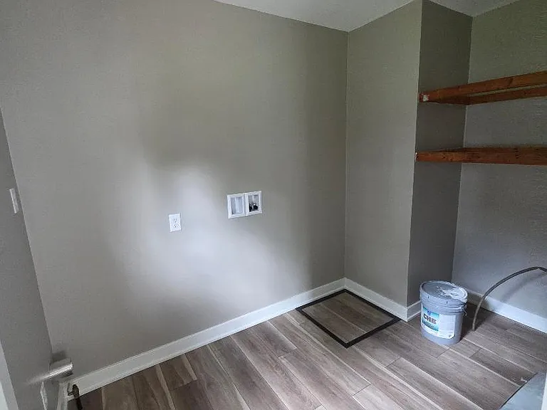 842 Fairview St — Photo 7