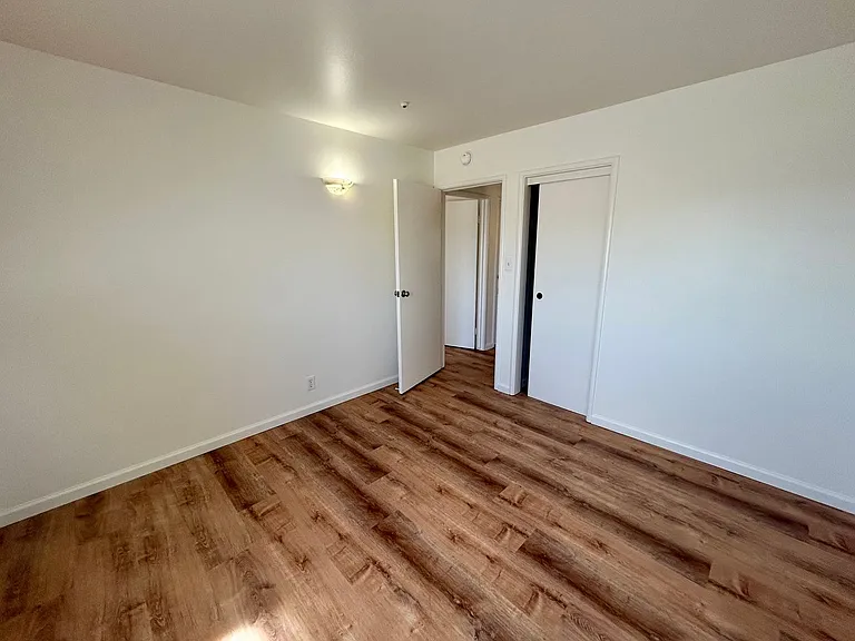 15380 Ruggles St — Photo 16