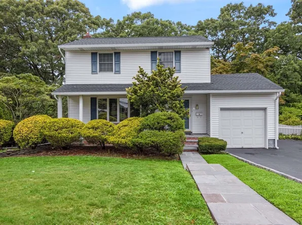 8 Schuyler Drive, Commack, NY 11725