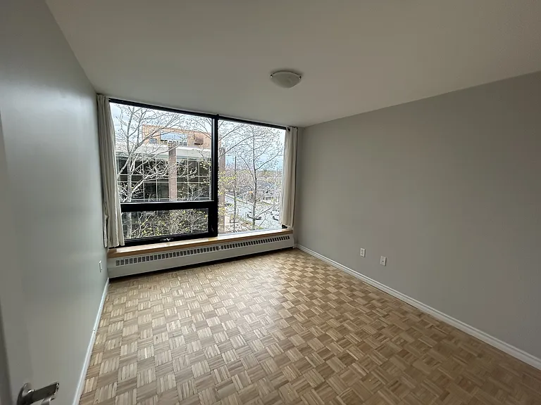 1545 Oxford St — Photo 21