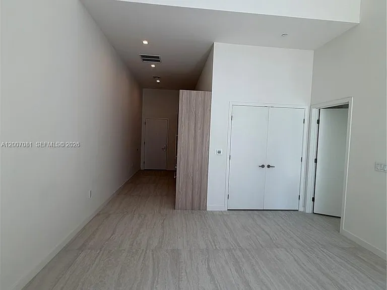 77 SE 5th St #1014 — Photo 23
