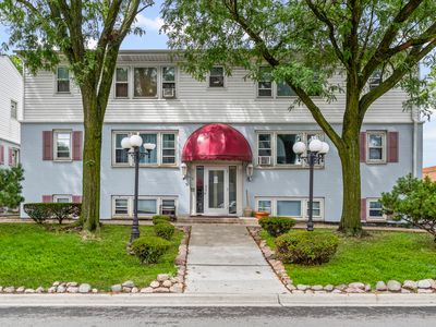 9501 Kelvin Ln APT 2443, Schiller Park, IL, 60176