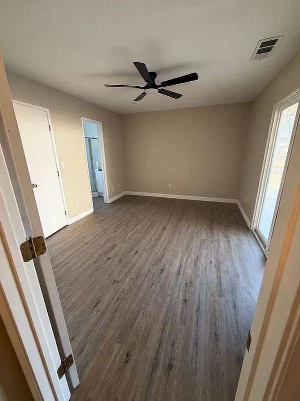 3 bed, 2.0 bath, 1234 sqft, $2,100 — Photo 3