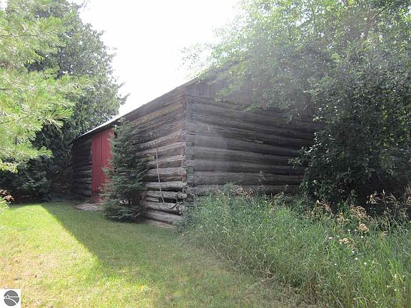 5th image of 1966 S Lake Leelanau Dr