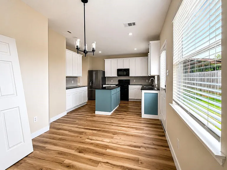 18639 Bristol Point Ln — Photo 20