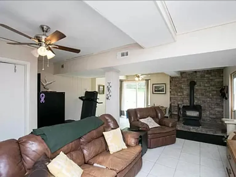 319 Donna Dr — Photo 7