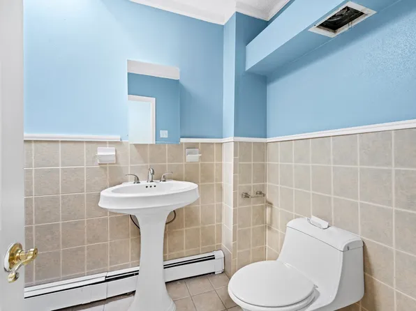 37 Belmont Avenue image 16 of 18