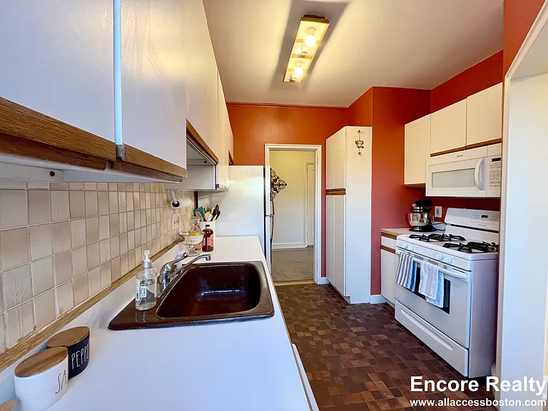 103 Longwood Ave #3 — Photo 8