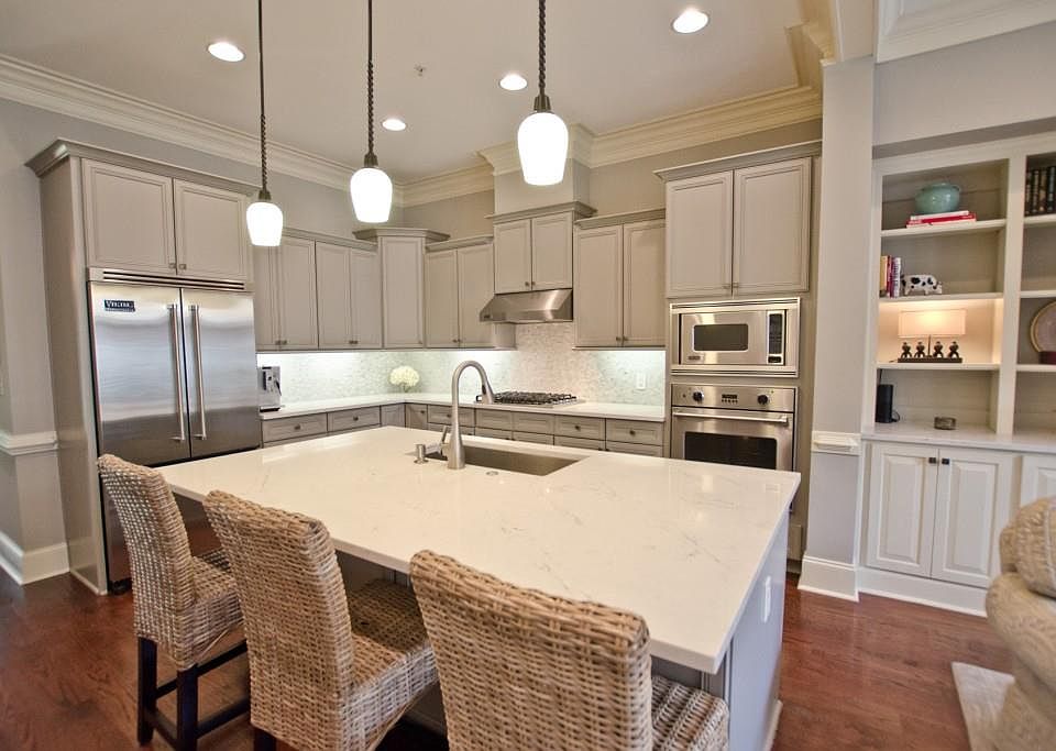 1st image of 504 Riverlawn Ct