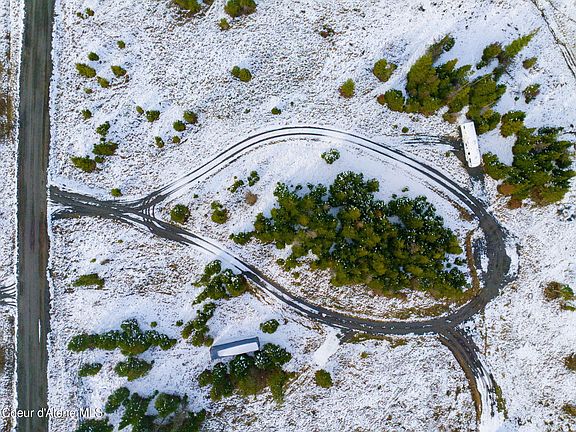 2nd image of 992 Green Valley Rd