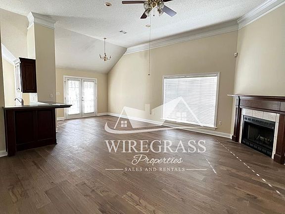 4th image of 707 Thornbrooke Ct