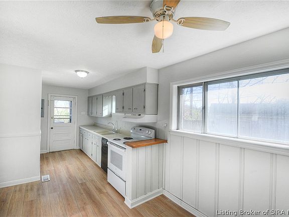 3rd image of 303 N Sherwood Avenue
