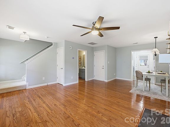 5th image of 17307 Villanova Rd