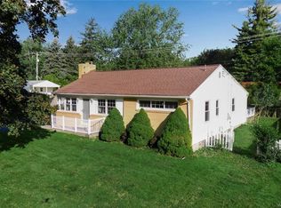 8480 Ericson Dr, Williamsville, NY 14221