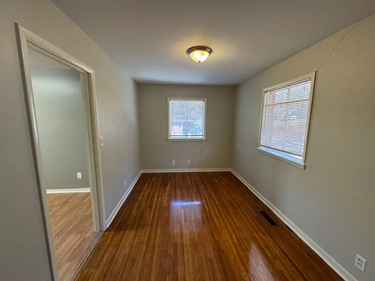 630 Lisa Ln — Photo 10