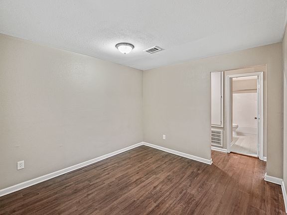 5th image of 8715 Valley Rock Dr