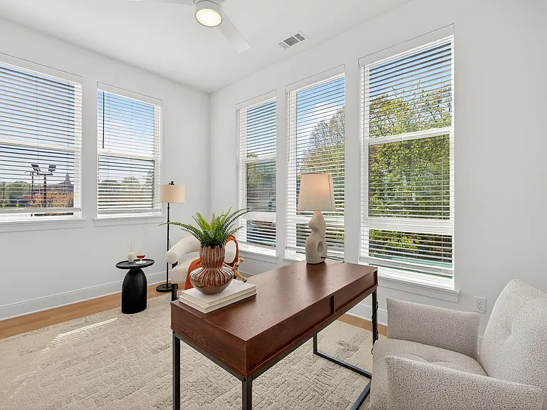 Ballantyne Townhomes at Elm — Photo 13
