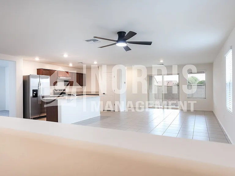 2897 N Rosewood Ln — Photo 10