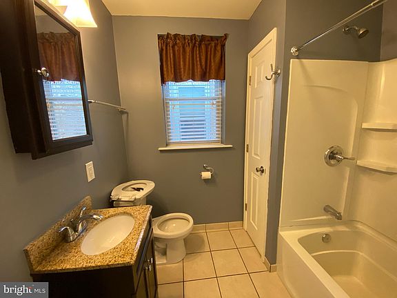 5th image of 2031 Snyder Ave Floor 2