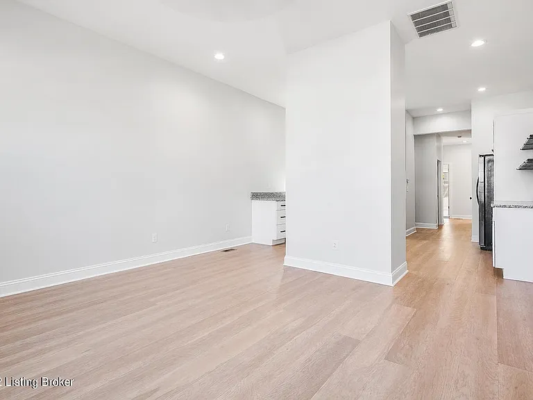1518 Christy Ave — Photo 7