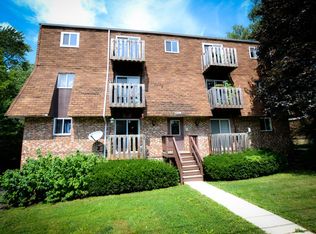 1004 Thornton St #301, Lockport, IL 60441