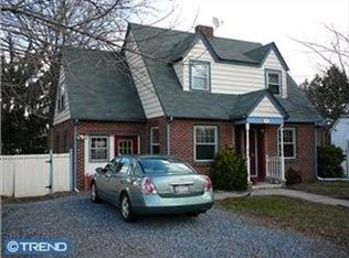 65 Warwick Rd, Stratford, NJ 08084