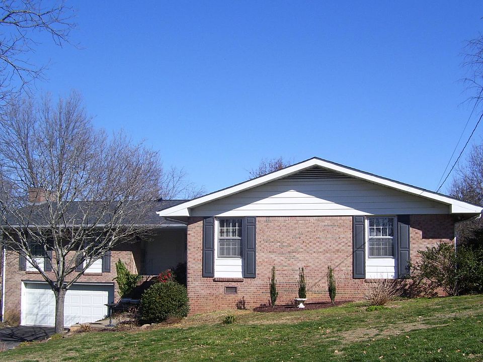 1st image of 101 Meadowcrest Dr