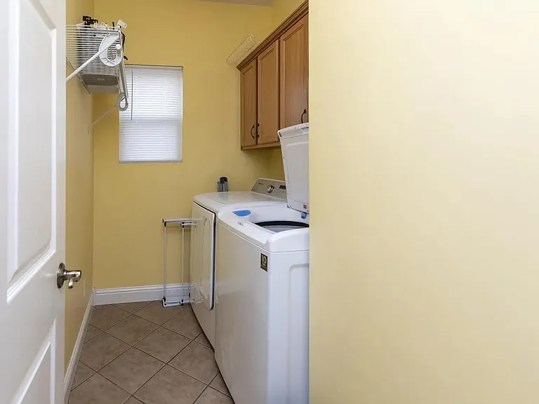 2207 Westminster Dr — Photo 20
