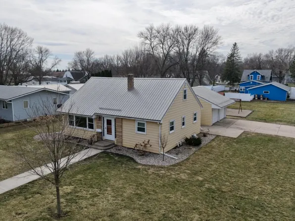 900 10th St S, Saint James, MN 56081