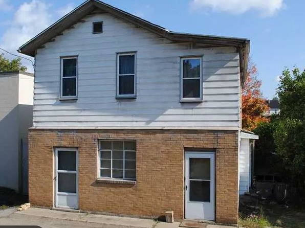 121 Center Ave