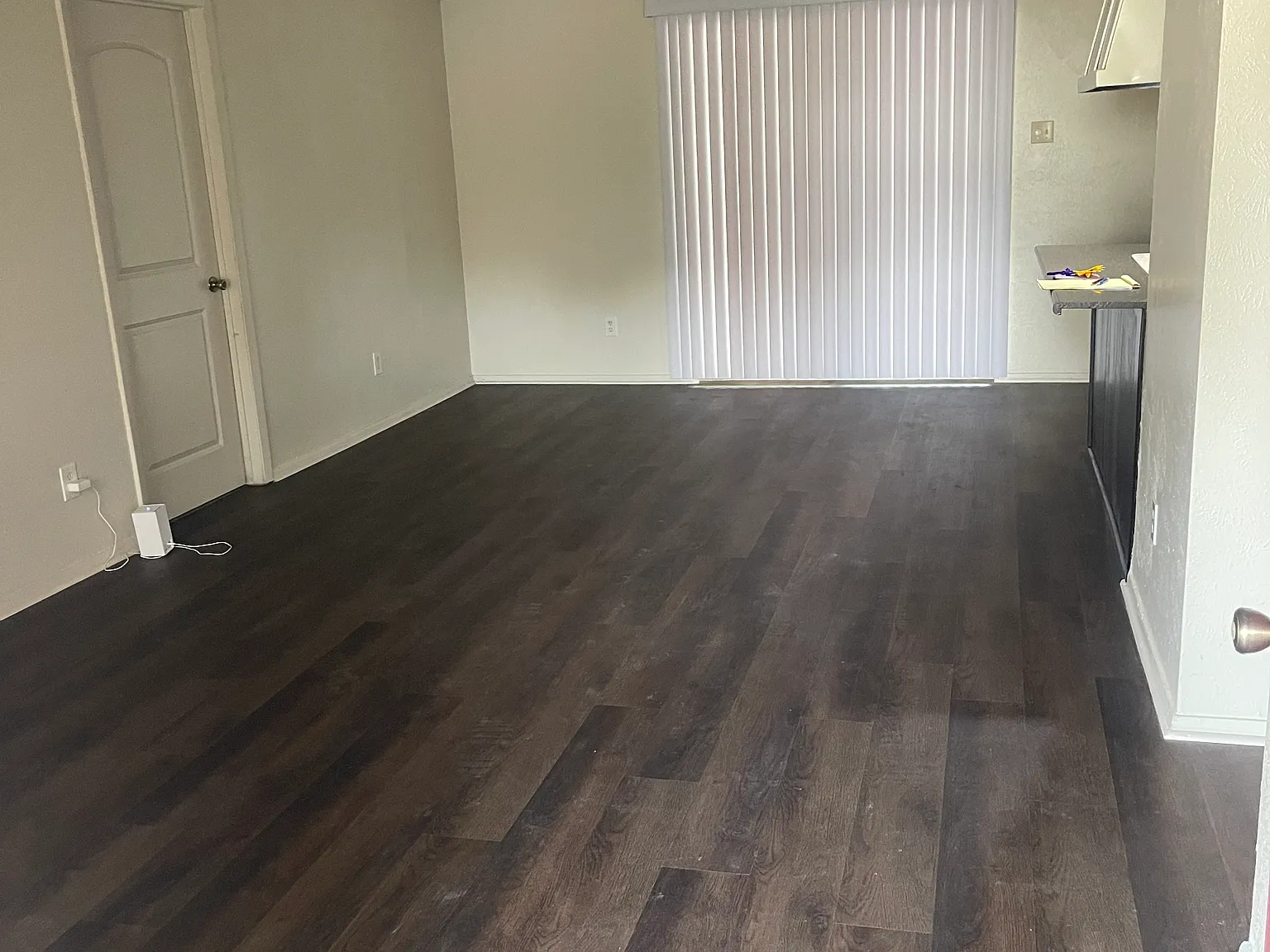 3 bed, 1002 sqft, $2,300 — Photo 4
