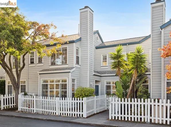 120 Commodore Dr, Richmond, CA 94804
