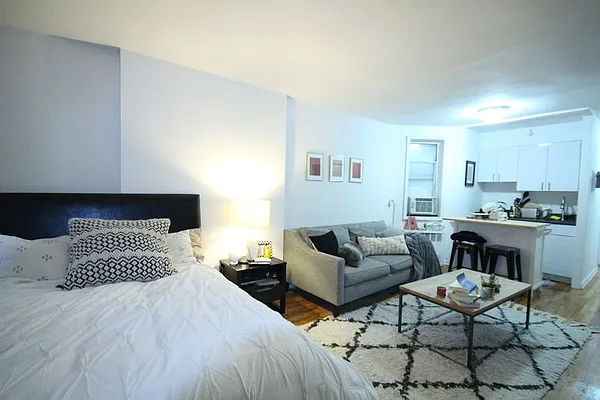 Rented by Dynamik Realty | media 21