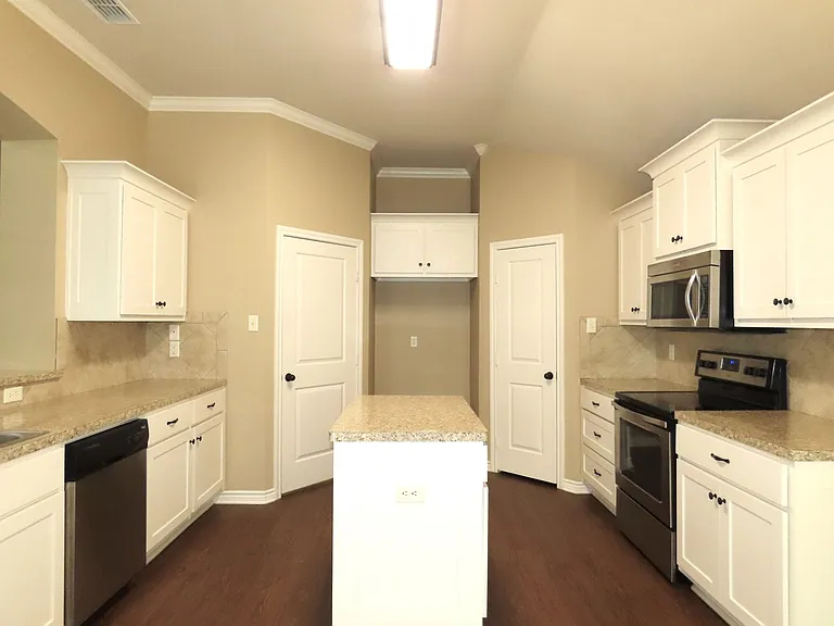 414 Asher — Photo 10