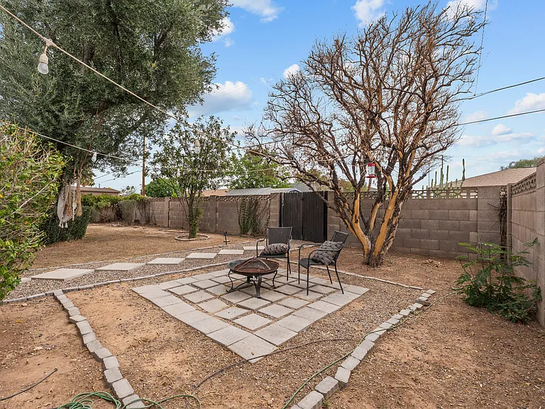 1229 E Manhatton Dr — Photo 28