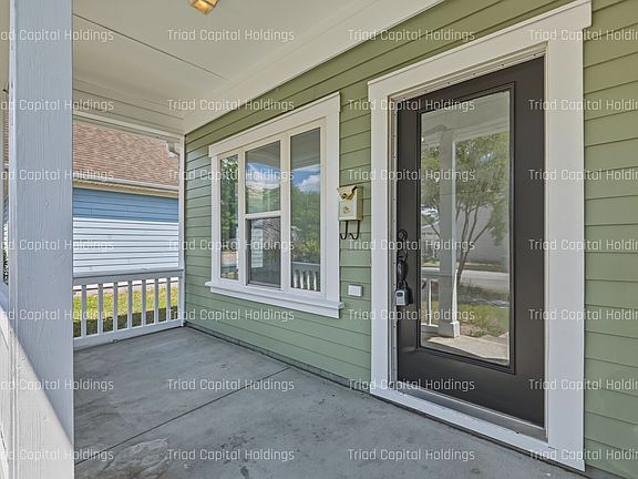 3rd image of 905 Meares St