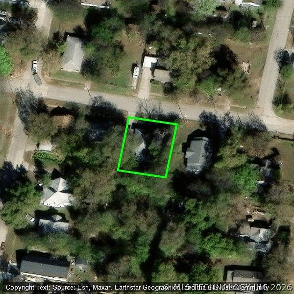 2nd image of 720 4th St NE