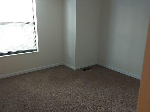 4th image of 603 Shadywood Ln