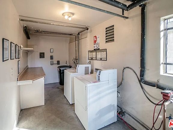 5th image of 453 S Gramercy Pl