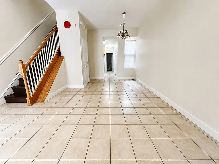 1828 Willington St — Photo 2