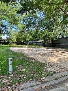 1st image of 213 Pine Park Dr