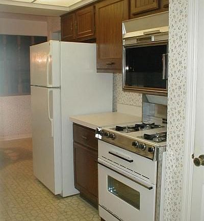 4th image of 2740 W 65th Pl