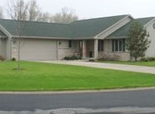 W2262 Raspberry Ln, Freedom, WI 54913