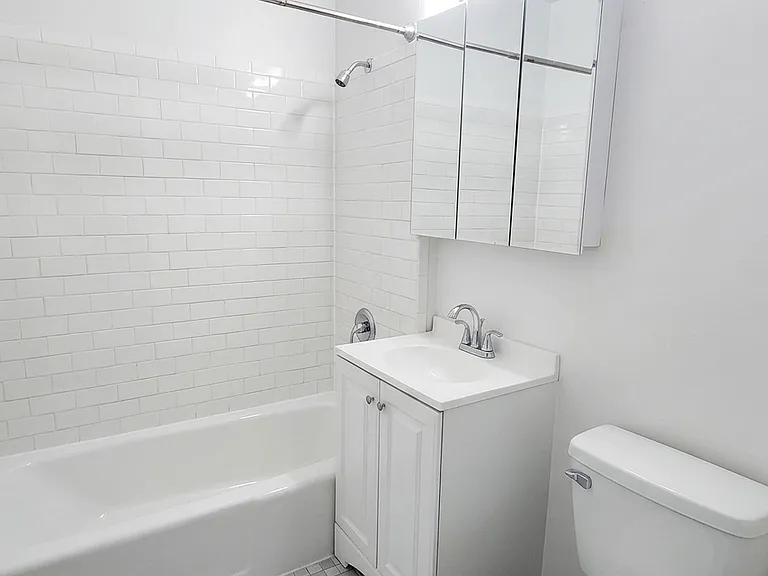 270 W 25th St #2B — Photo 6