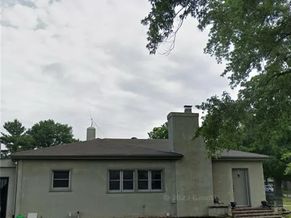 201 W May St, Clarksdale, MO 64430