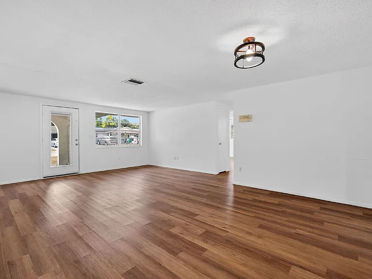 8626 Robilina Rd — Photo 16