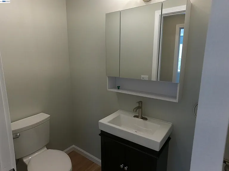 720 Foothill Blvd — Photo 15