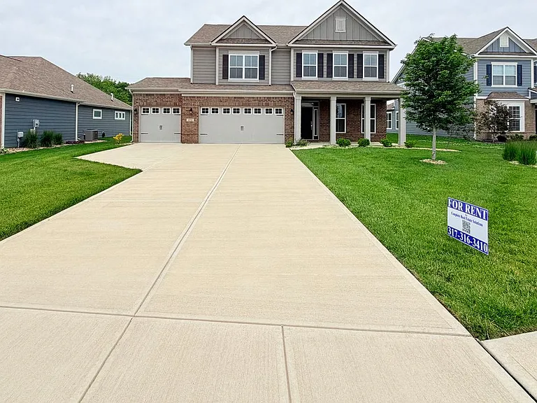 4030 Omaha Dr — Photo 2