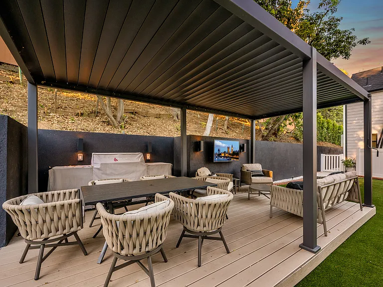 3100 Coldwater Canyon Ave — Photo 104