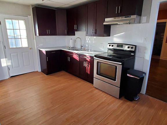 Newly Renovated Kitchen with Granite Countertops (1st Floor)